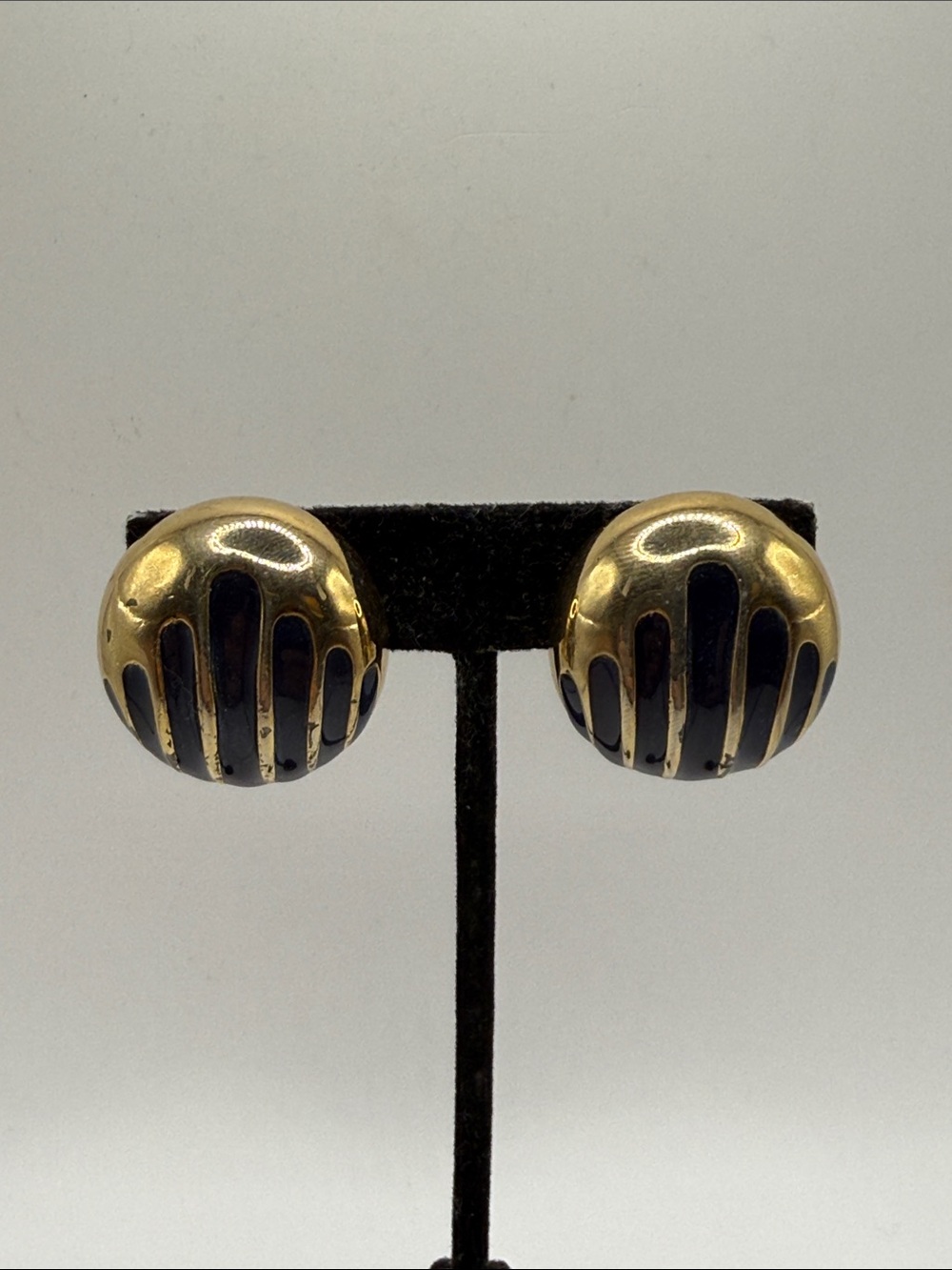 Vintage Gold Tone Dark Blue Circle Clip On Statement Earrings